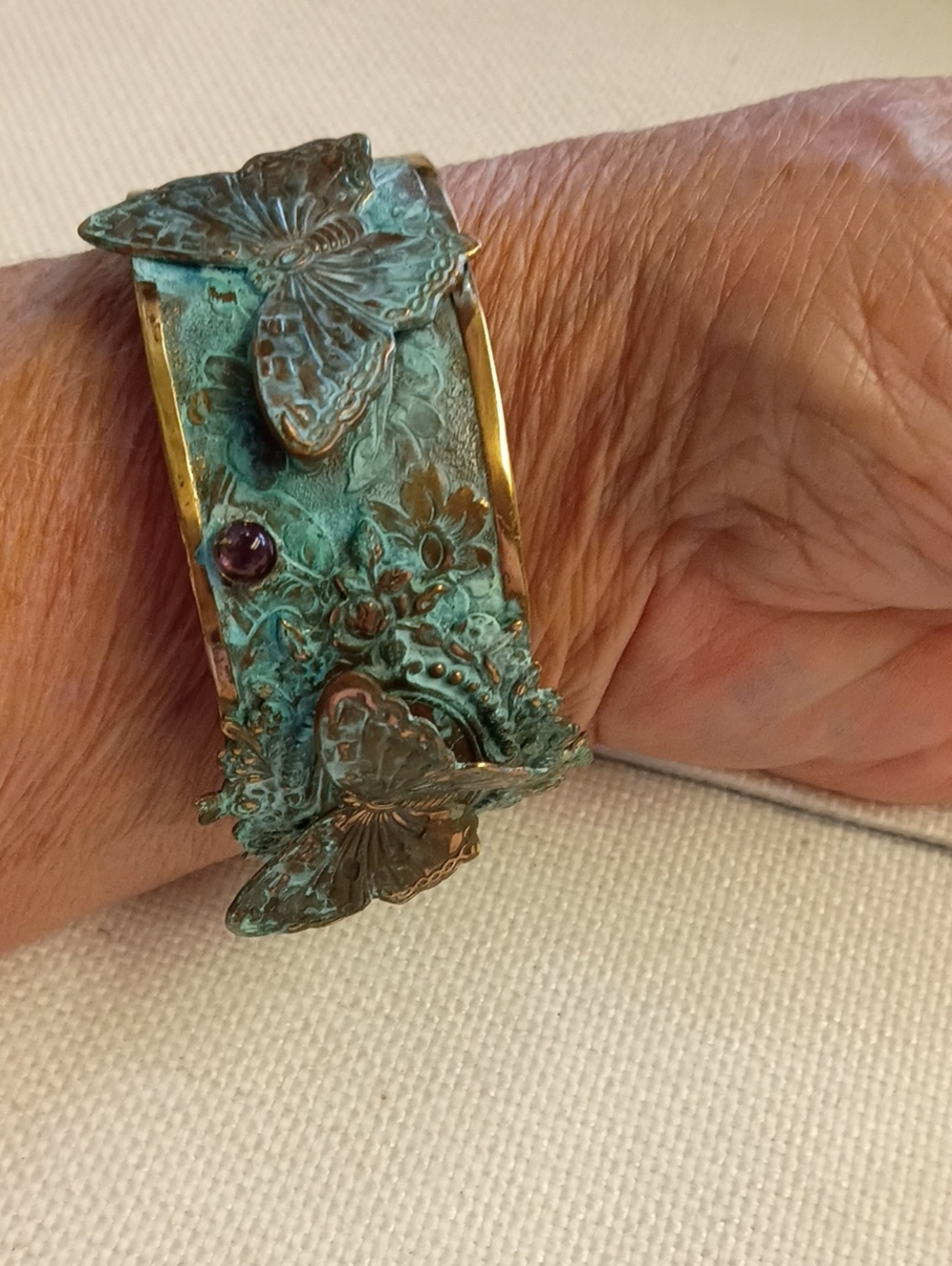 Elaine Coyne Turquoise Patina Butterfly Cuff Bracelet, Designer Signed, NEW! - Picture 4 of 7